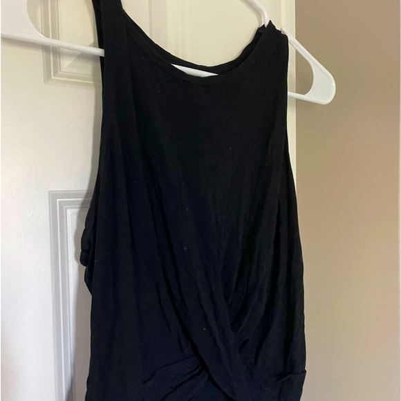 Amazon criss cross in the front cropped workout tank - Picture 1 of 1